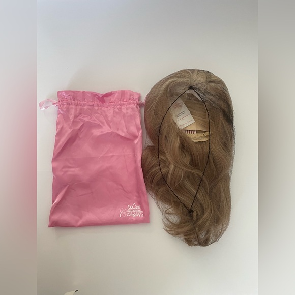 Chelsey Smith Crowns, CSC, Jesslyn Strawberry Platinum Petite Wig NWT - Picture 10 of 16